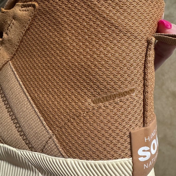 Sorel boots - Picture 8 of 8